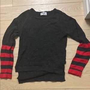 SEEK | Dark Grey Sweater with Red Striped Sleeves